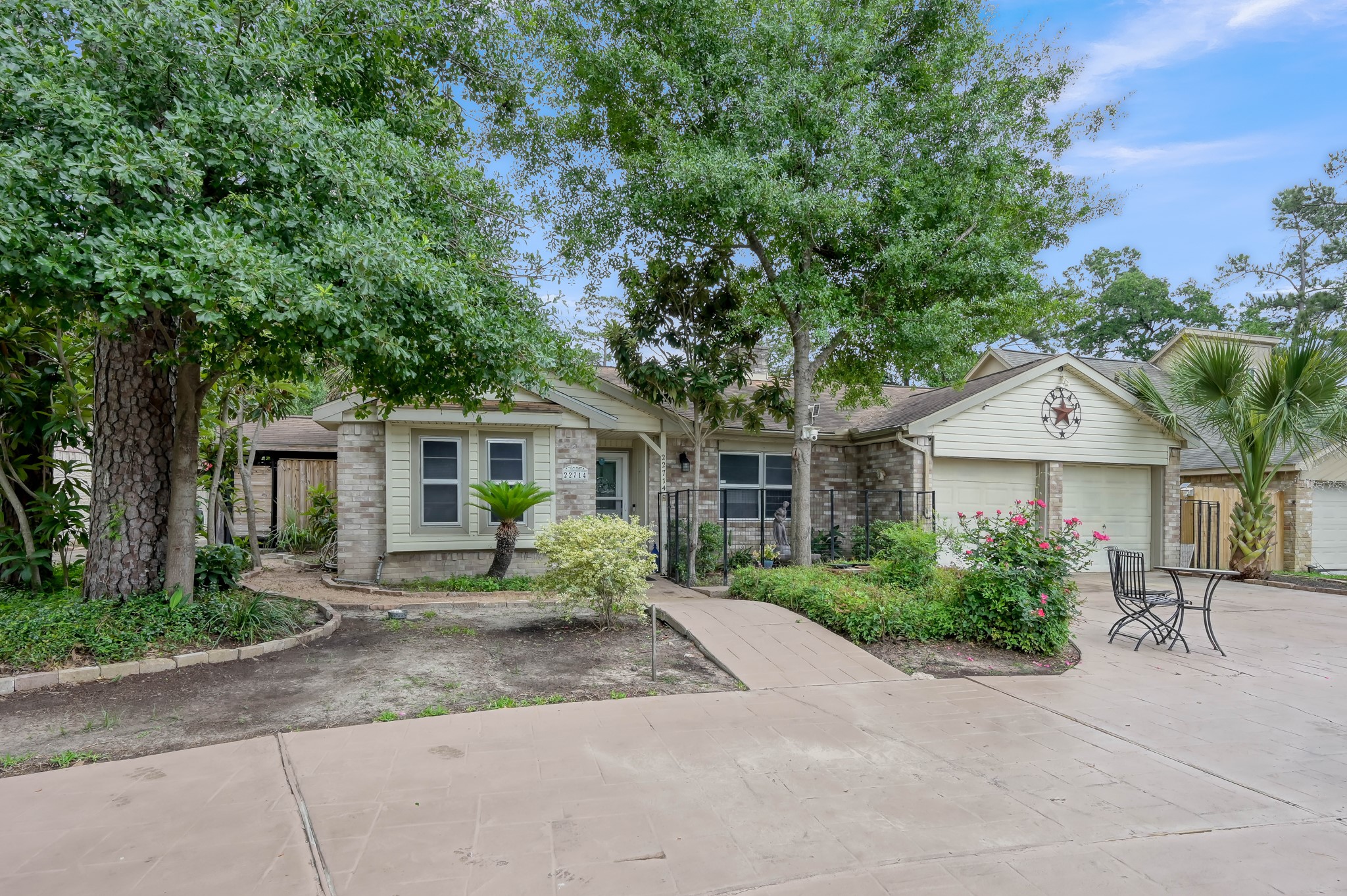 22714 Canyon Lake Drive Spring, TX 77373 - Photo 2 of 44