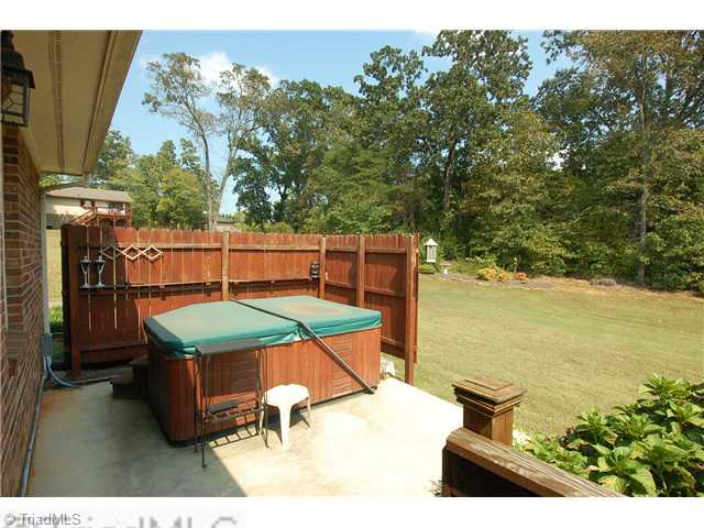 4475 Cotswold Road Pfafftown, NC 27040 - Photo 15 of 16 Patio/Deck.