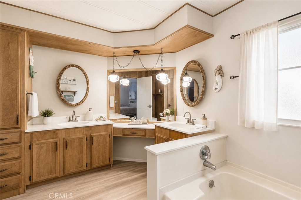 33441 Windmill Road Wildomar, CA 92595 - Photo 21 of 41 Staged Master Bathroom