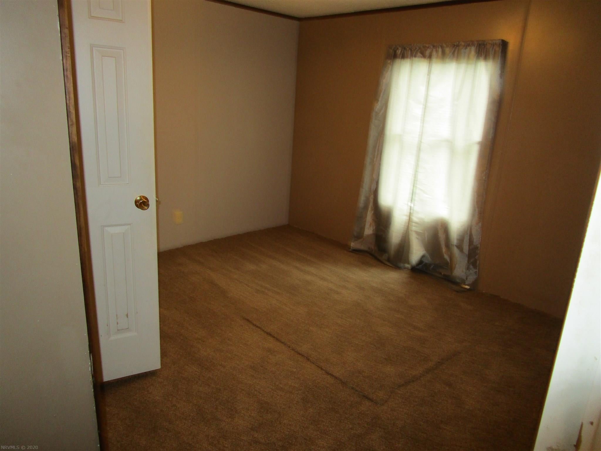 9720 Old Roanoke Road Elliston, VA 24087 - Photo 14 of 23 Gallery Image 14