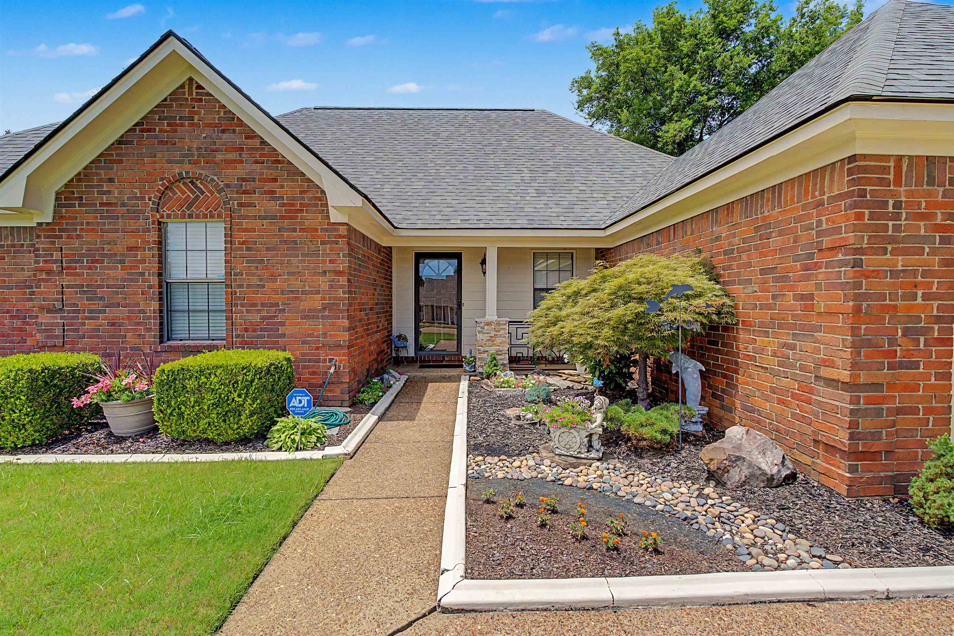 5127 Overview Ridge Memphis, TN 38141 - Photo 5 of 36 Exterior entry