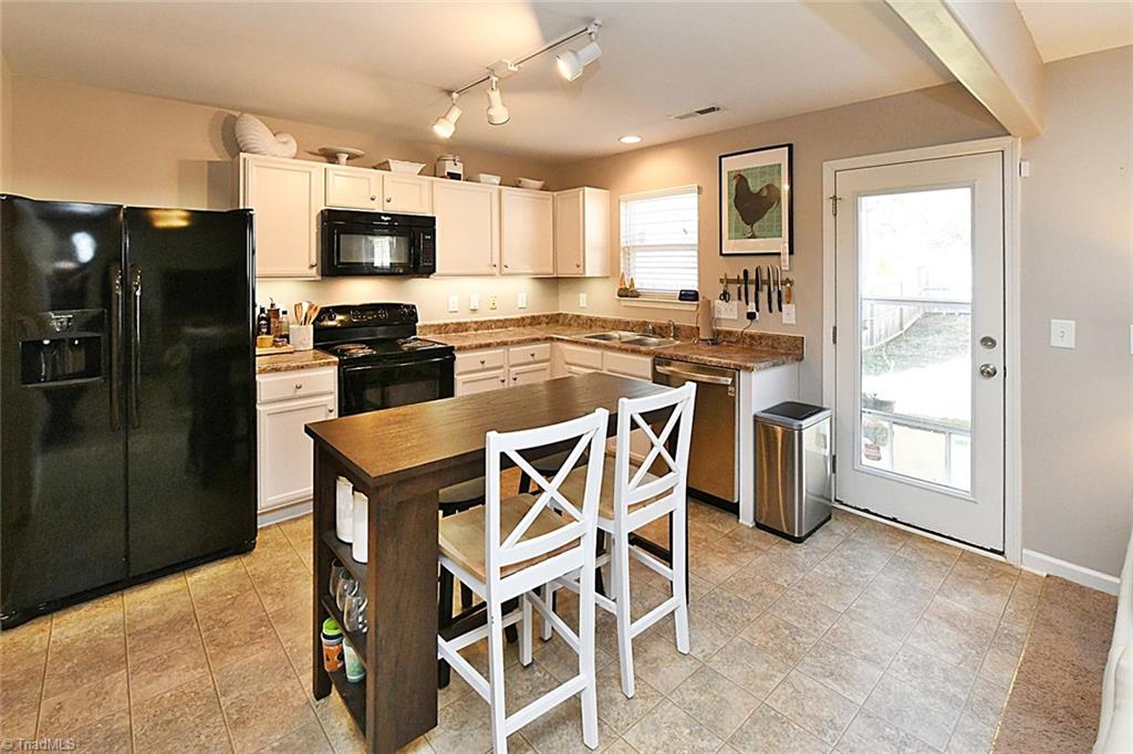 897 Bitting Hall Circle Rural Hall, NC 27045 - Photo 5 of 23