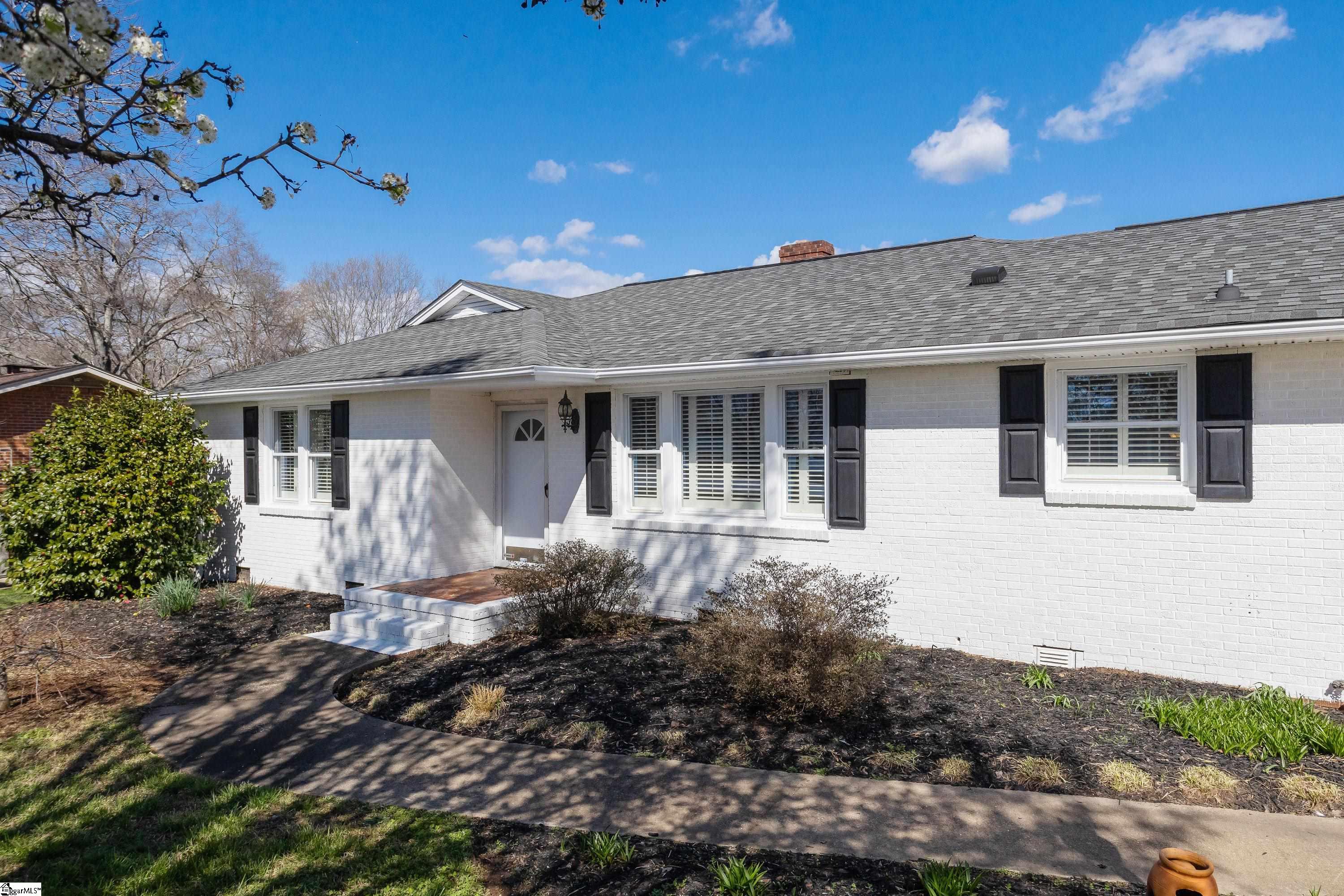 202 Hunts Bridge Road Greenville, SC 29617 - Photo 4 of 35