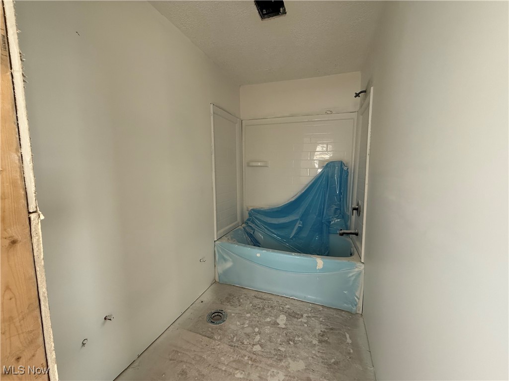 196 North Ridge Street Monroeville, OH 44847 - Photo 10 of 47 Master bathroom upstairs