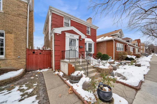 $299,900 | 3520 Ridgeland Avenue, Berwyn, IL 60402