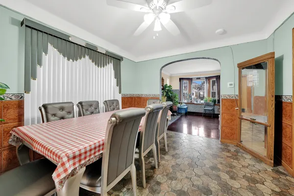 $299,900 | 3520 Ridgeland Avenue, Berwyn, IL 60402