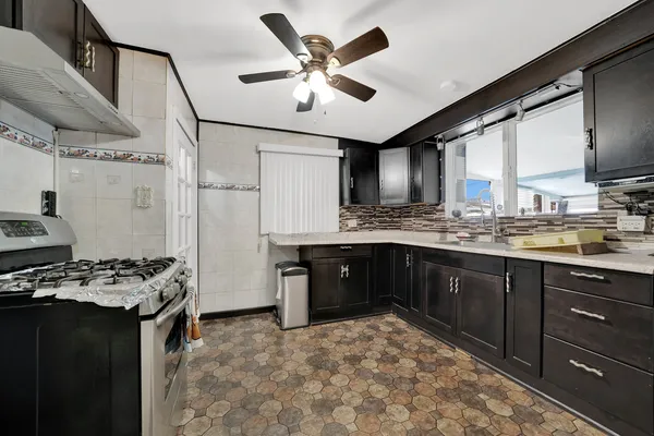 $299,900 | 3520 Ridgeland Avenue, Berwyn, IL 60402