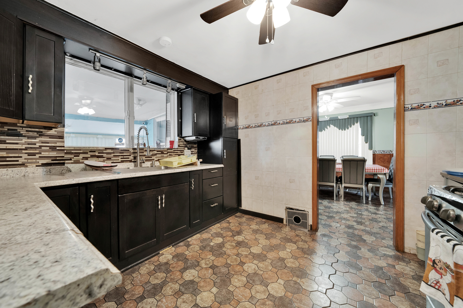 3520 Ridgeland Avenue Berwyn, IL 60402 - Photo 8 of 19