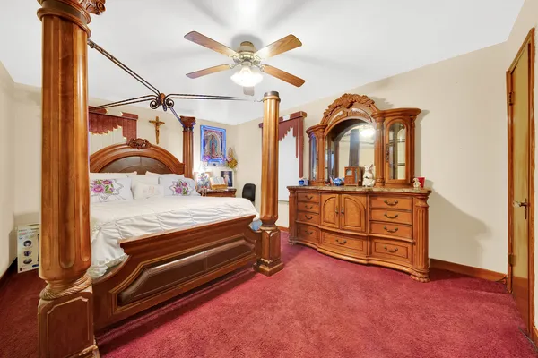 $299,900 | 3520 Ridgeland Avenue, Berwyn, IL 60402