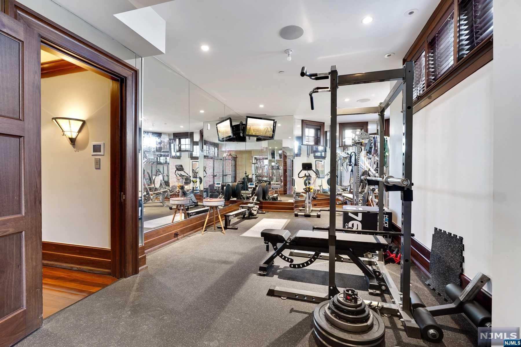 Undisclosed Address Mahwah, NJ 07430 - Photo 15 of 36