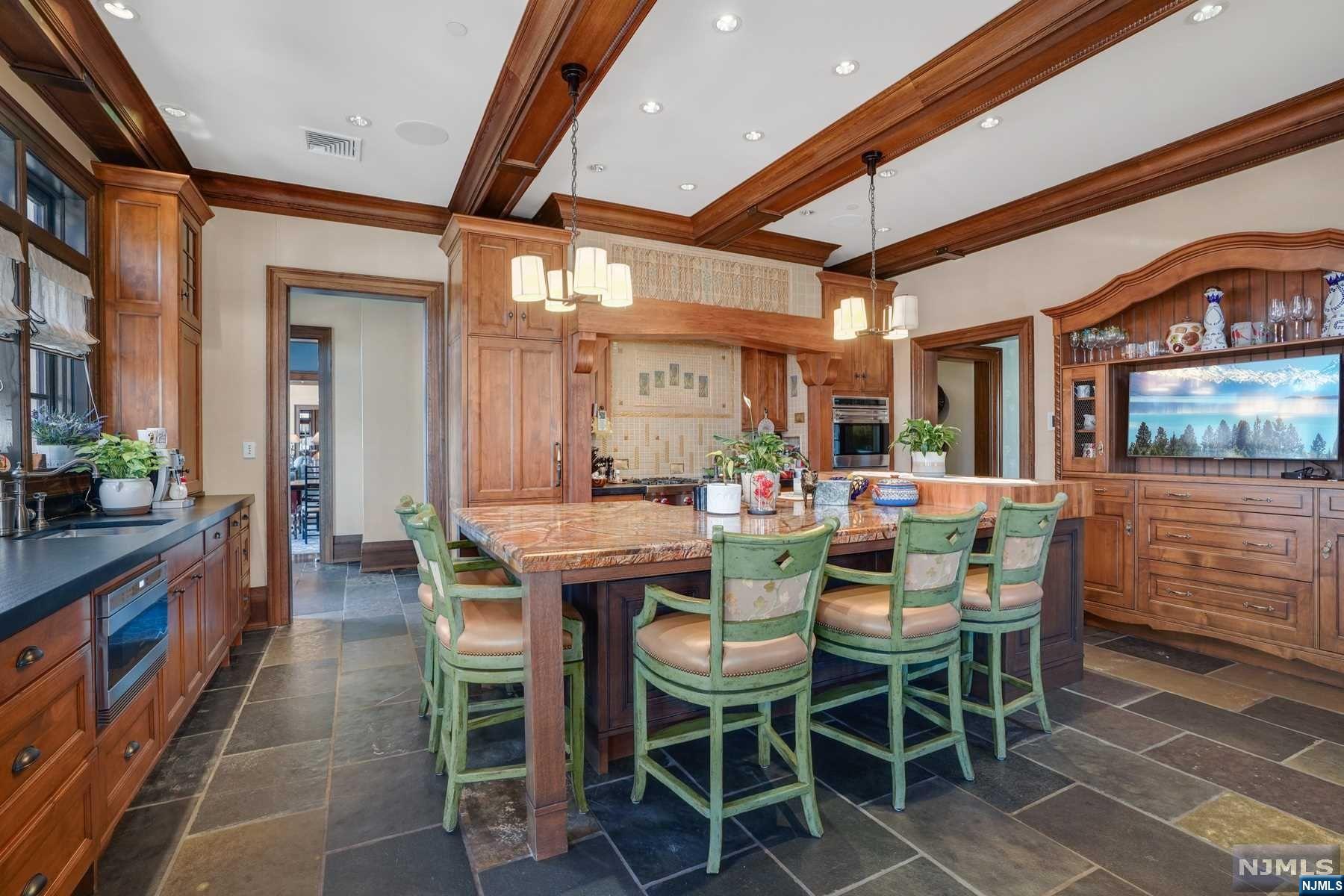 Undisclosed Address Mahwah, NJ 07430 - Photo 10 of 36