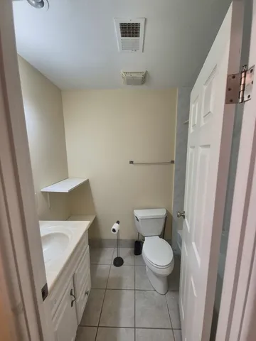 $185,000 | 2640 Mitchell Drive, Unit 5, Woodridge, IL 60517