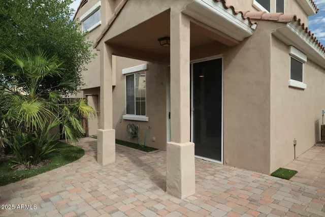 a view of a entryway of the house