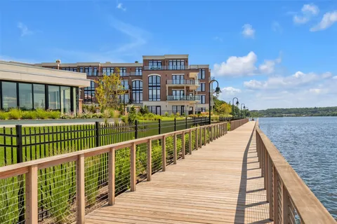 $2,200,000 | 10 Shore Road, Unit #107, Glenwood Landing, NY 11547