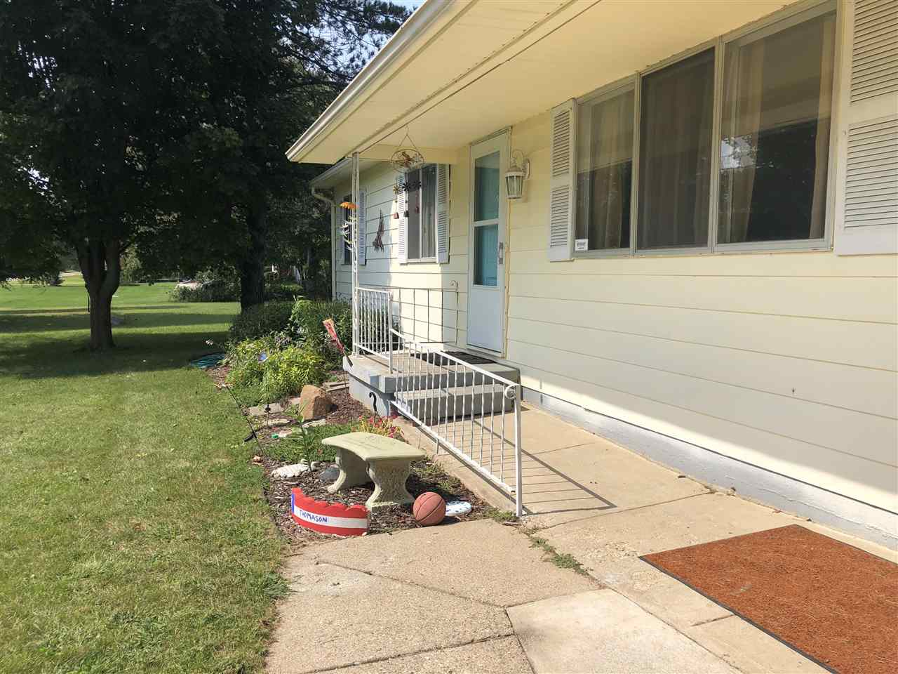 6034 Kelly Road Flushing, MI 48433 - Photo 2 of 28 50054773-1.JPG