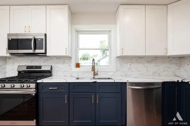 $379,999 | 6710 West 115th Street, Worth, IL 60482