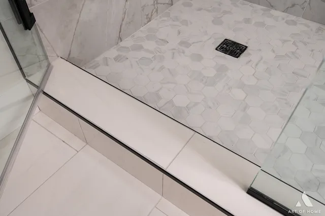 $379,999 | 6710 West 115th Street, Worth, IL 60482