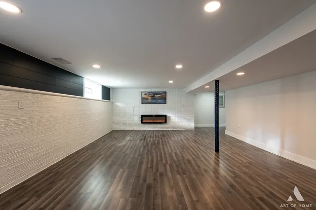 $379,999 | 6710 West 115th Street, Worth, IL 60482