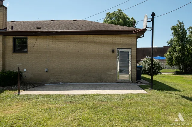 $379,999 | 6710 West 115th Street, Worth, IL 60482