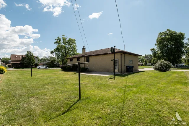 $379,999 | 6710 West 115th Street, Worth, IL 60482