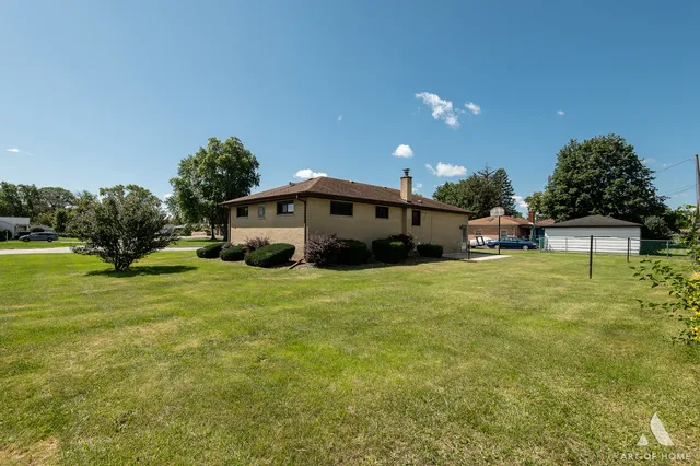 $379,999 | 6710 West 115th Street, Worth, IL 60482