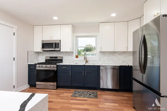 $379,999 | 6710 West 115th Street, Worth, IL 60482