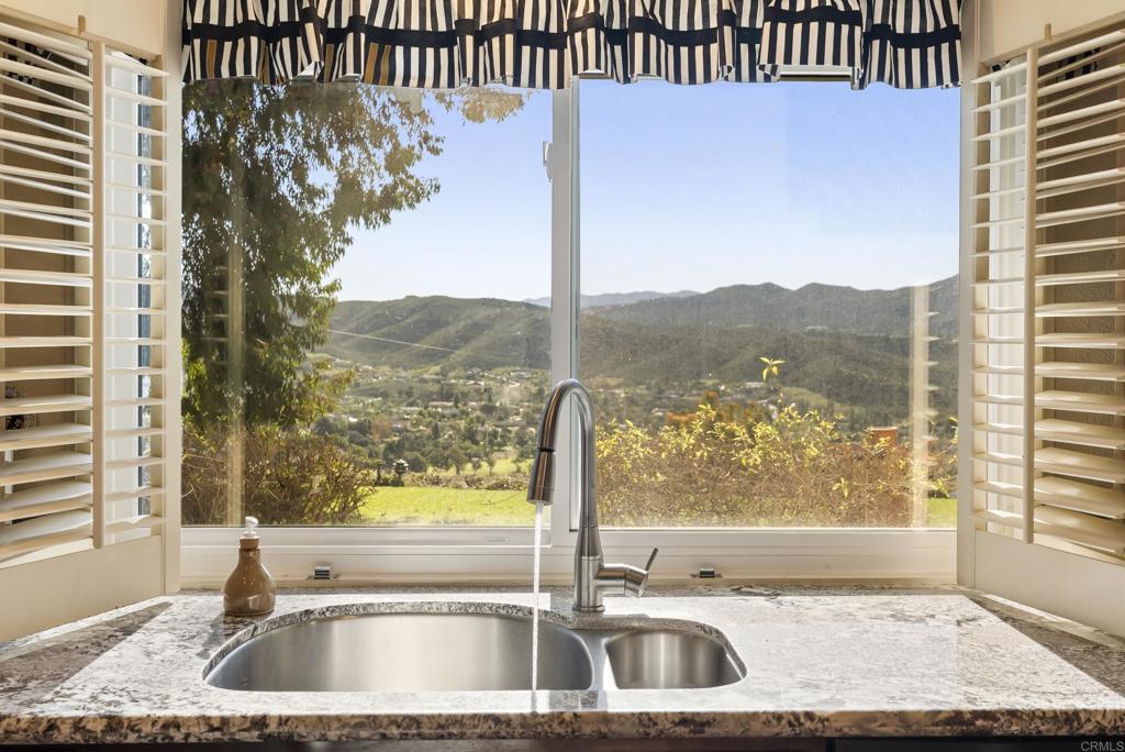 2332 Wind River Road El Cajon, CA 92019 - Photo 15 of 60