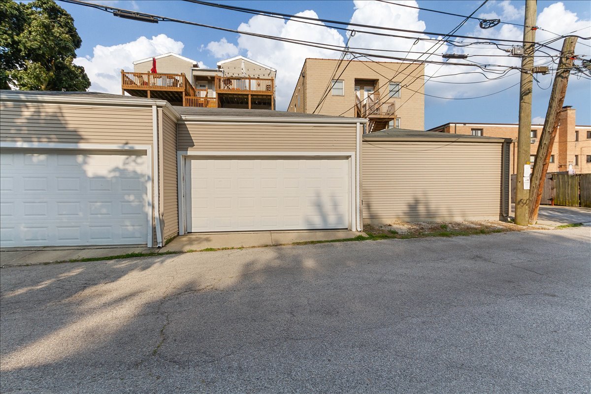7028 North Ridge Boulevard, Unit 2S Chicago, IL 60645 - Photo 23 of 25