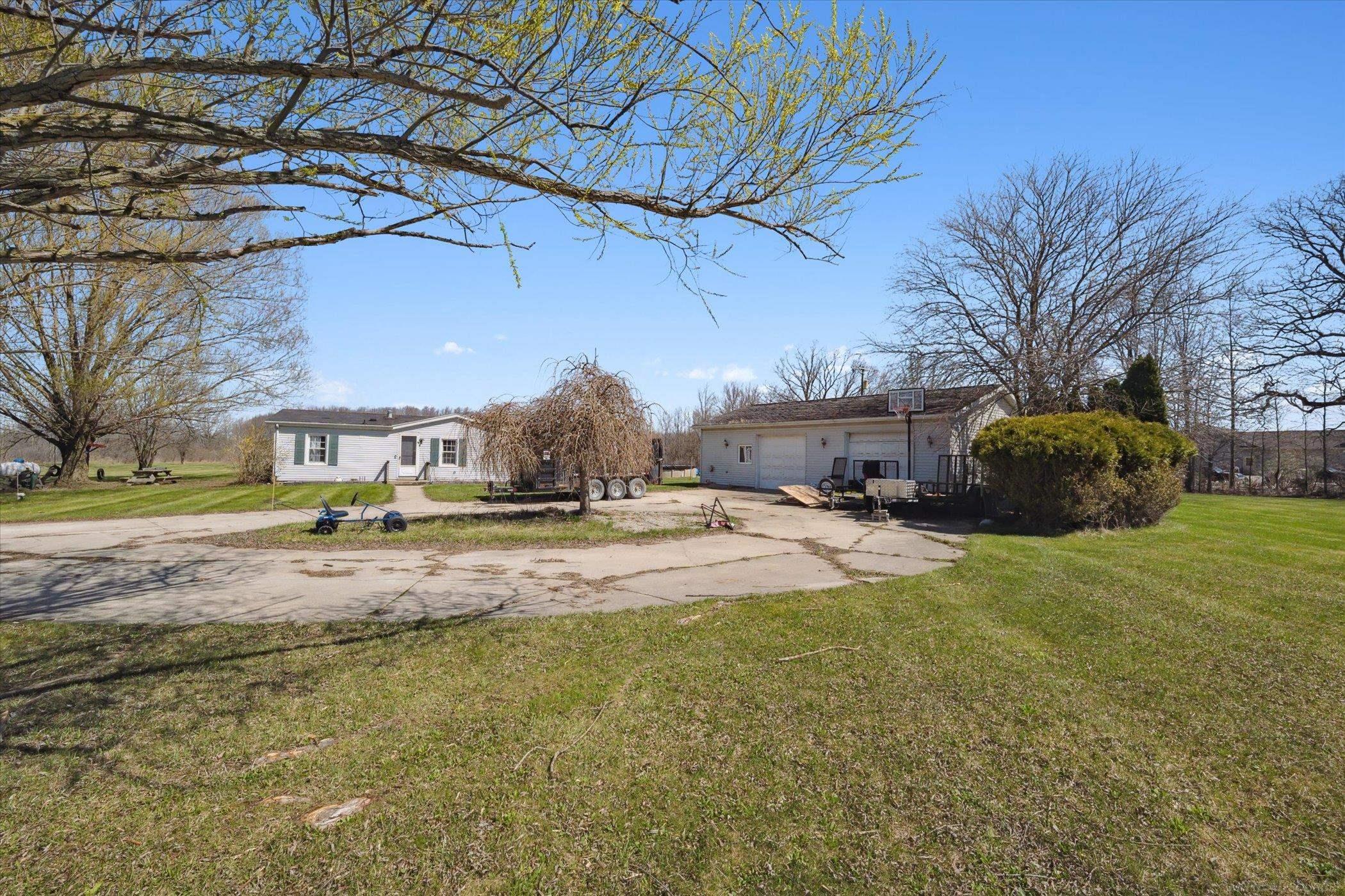 16400 Roehl Road Capac, MI 48014 - Photo 3 of 55