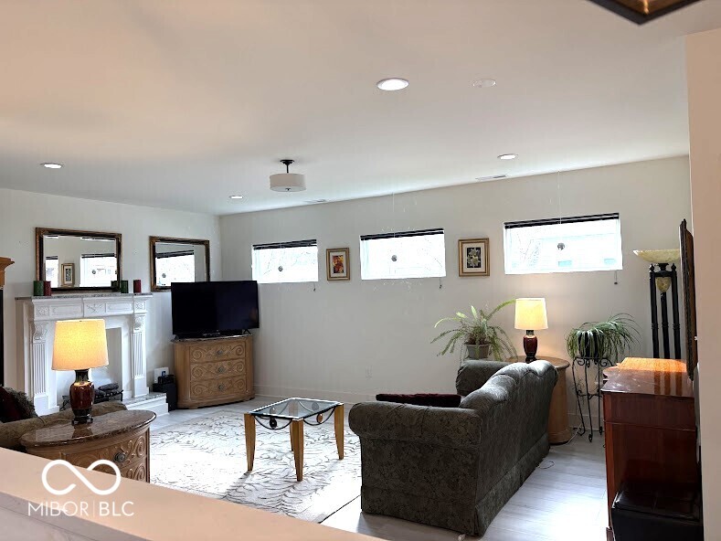 401 Sanders Street Indianapolis, IN 46225 - Photo 3 of 36