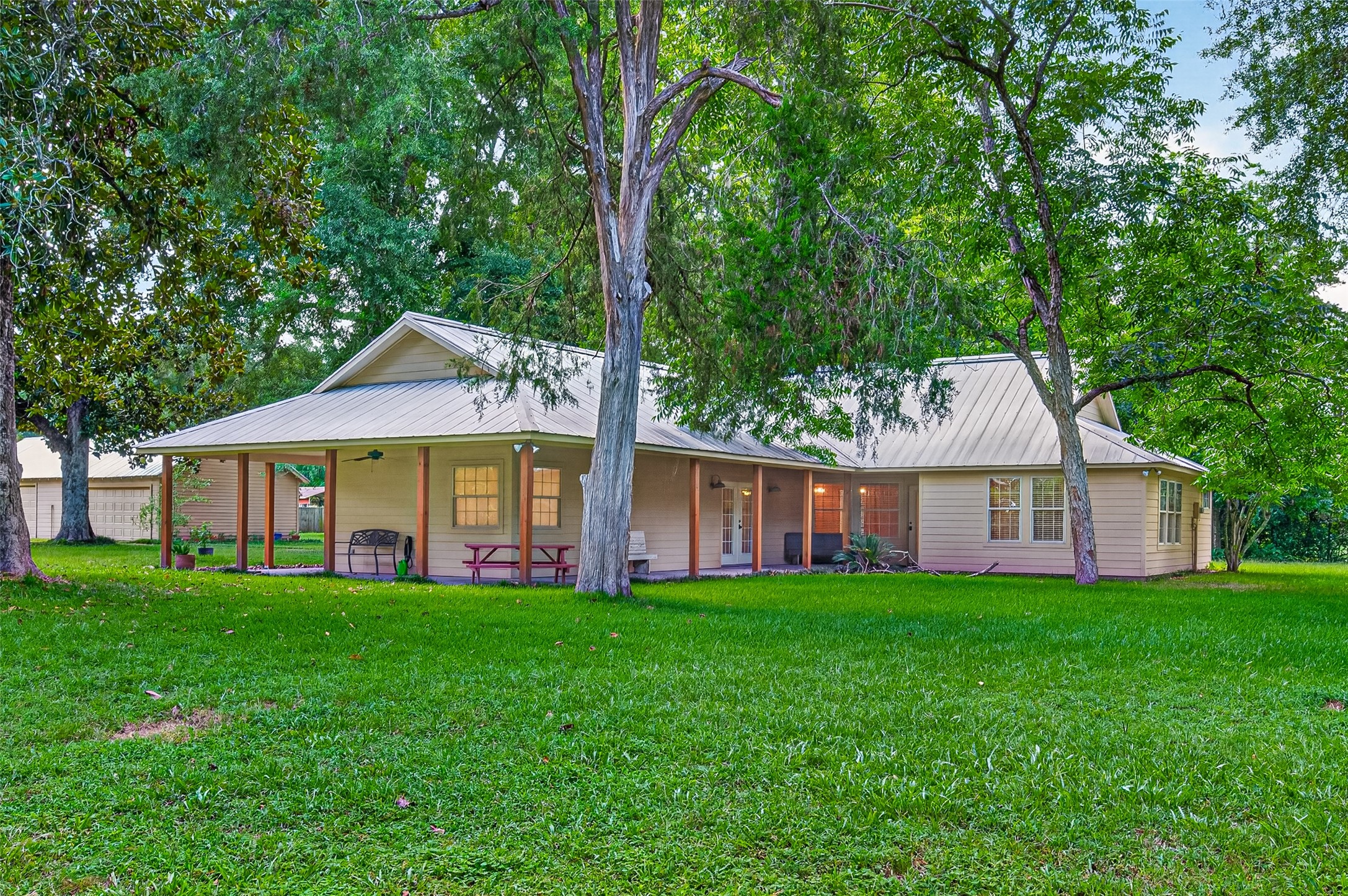 13996 Kidd Road Conroe, TX 77302 - Photo 36 of 46 Beautiful home ready for you.