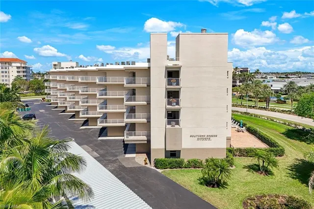 $5,800 | 1141 South Collier Boulevard, Unit 107, Marco Island, FL 34145