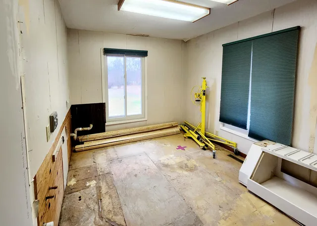 $174,900 | 13910 Highway 40, Gobles, MI 49055