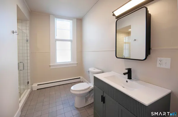 $1,500 | 214 Broadway, Unit 2, Norwich, CT 06360