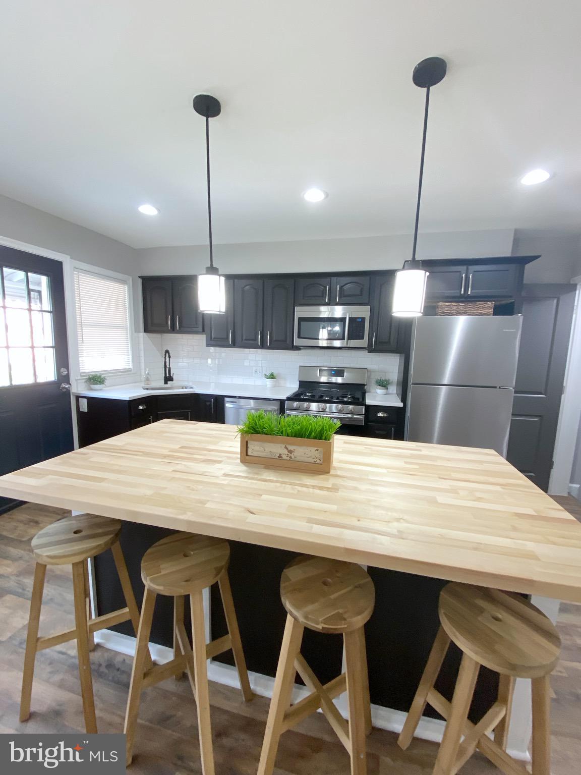 907 Kevin Road Baltimore, MD 21229 - Photo 6 of 17 Butcher Block Island