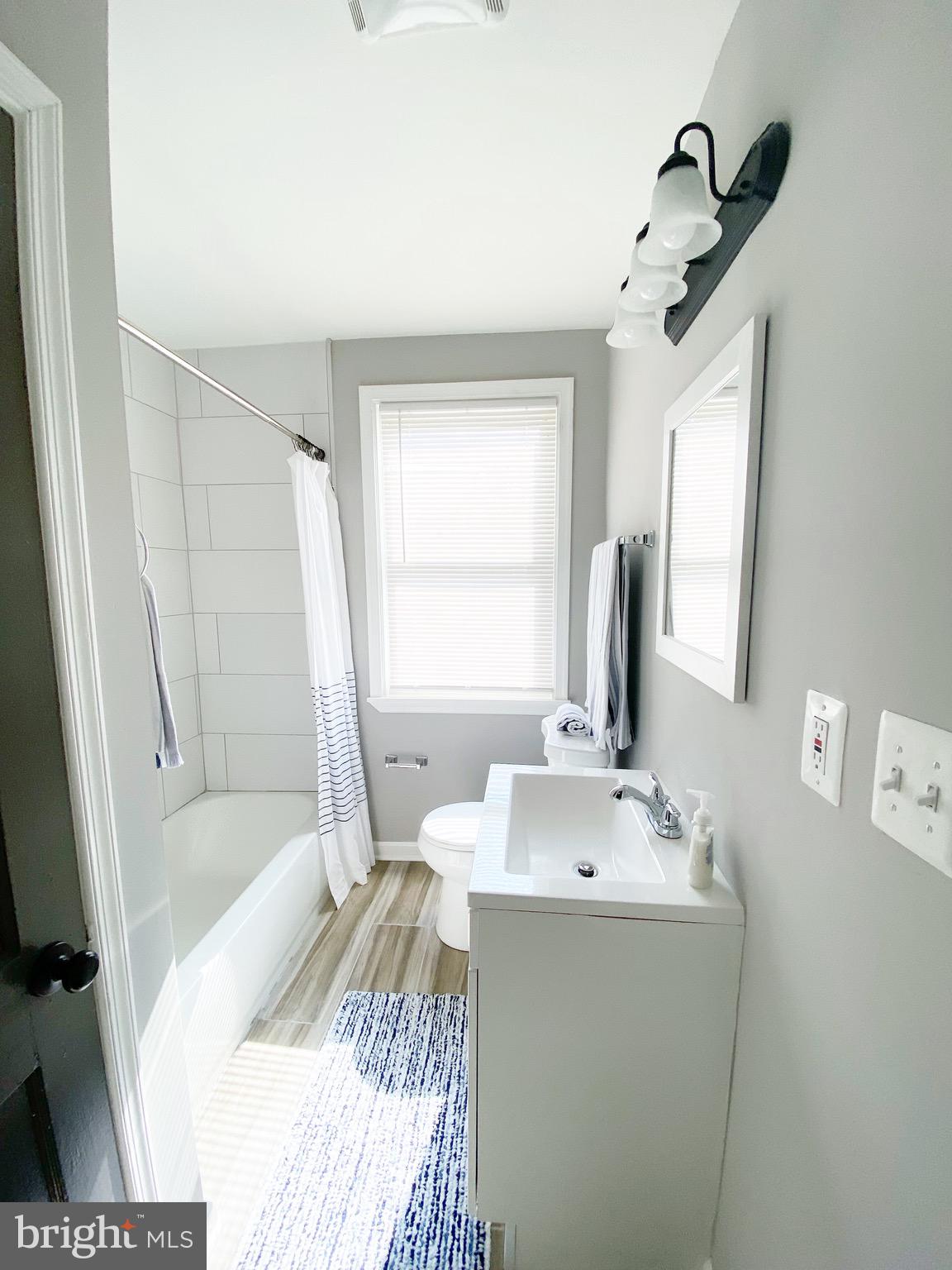 907 Kevin Road Baltimore, MD 21229 - Photo 9 of 17 2nd Floor Hall bath