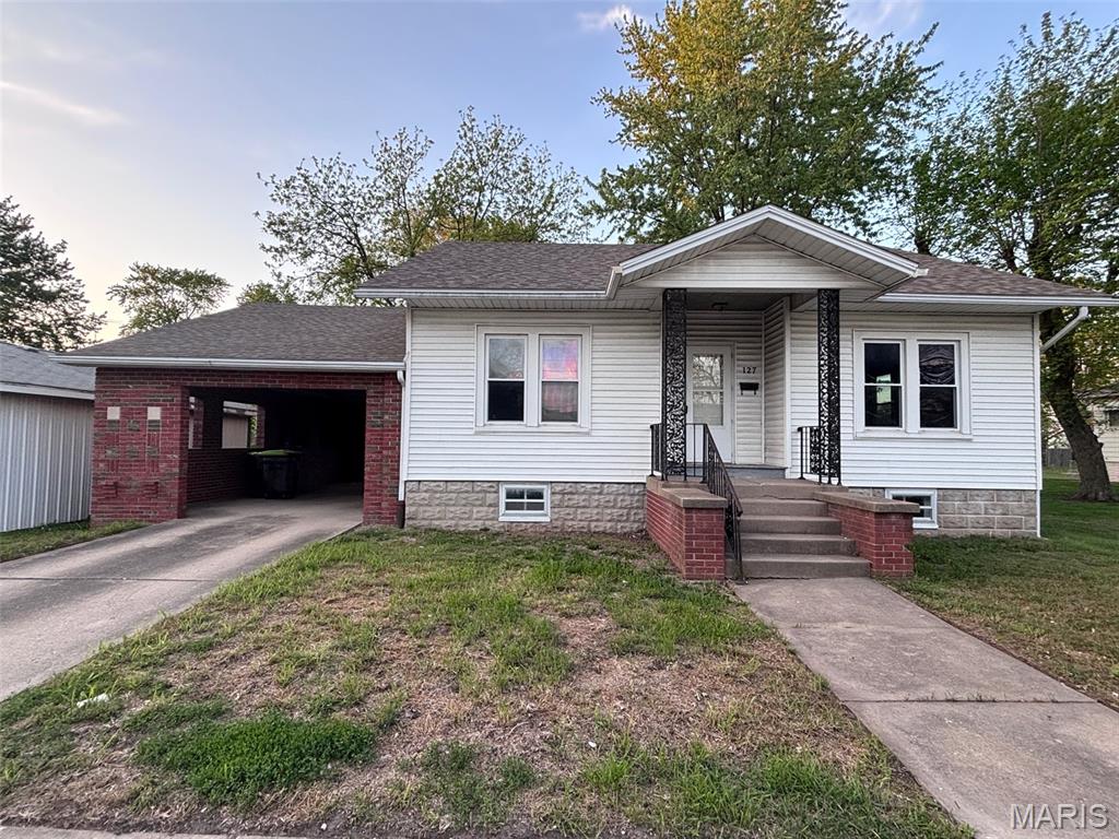 127 West Bates Street Roodhouse, IL 62082 - Photo 1 of 14 Gallery Image 1