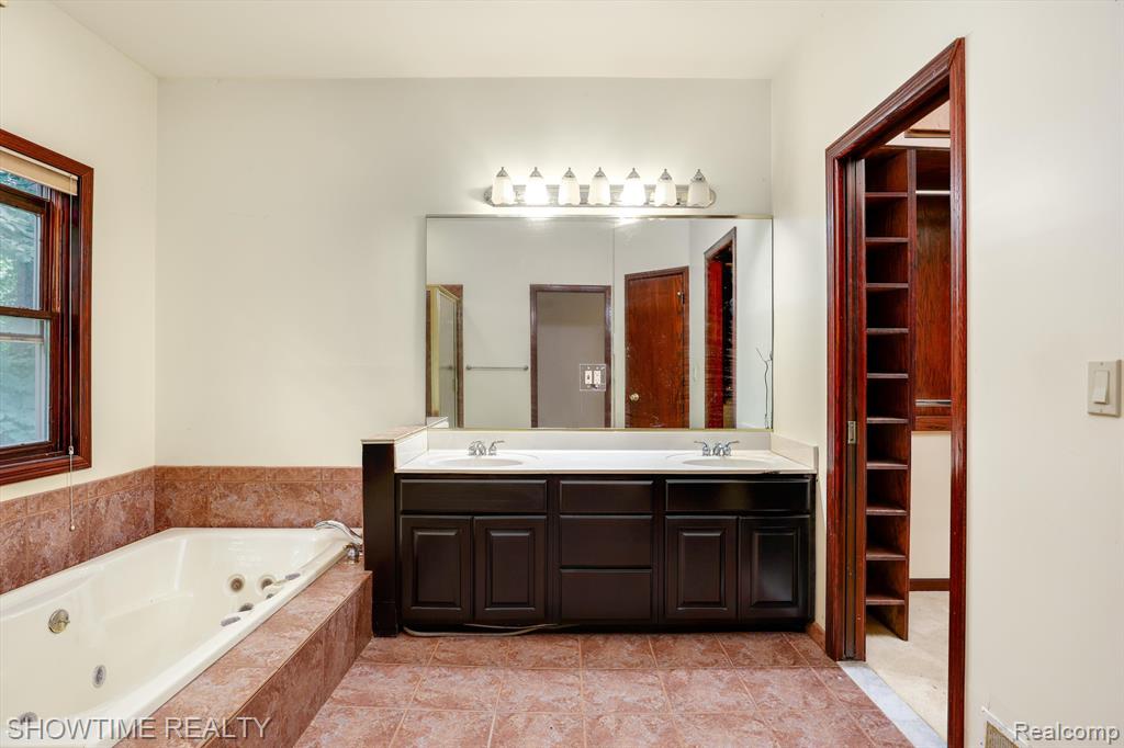 12374 Whittaker Road Milan, MI 48160 - Photo 24 of 40 Gallery Image 24