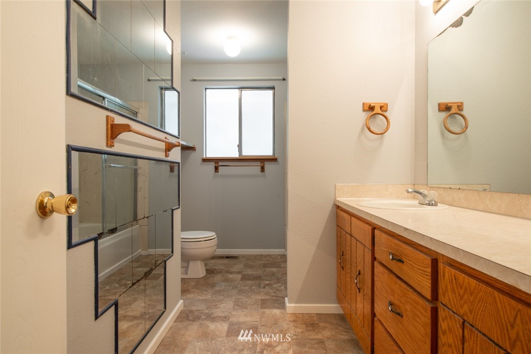 19020 131st Avenue Southeast Renton, WA 98058 - Photo 10 of 21 Gallery Image 10
