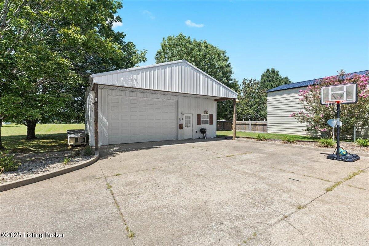 253 Dream Land Road Clarkson, KY 42726 - Photo 28 of 44 32-253 Dream Land Rd-32