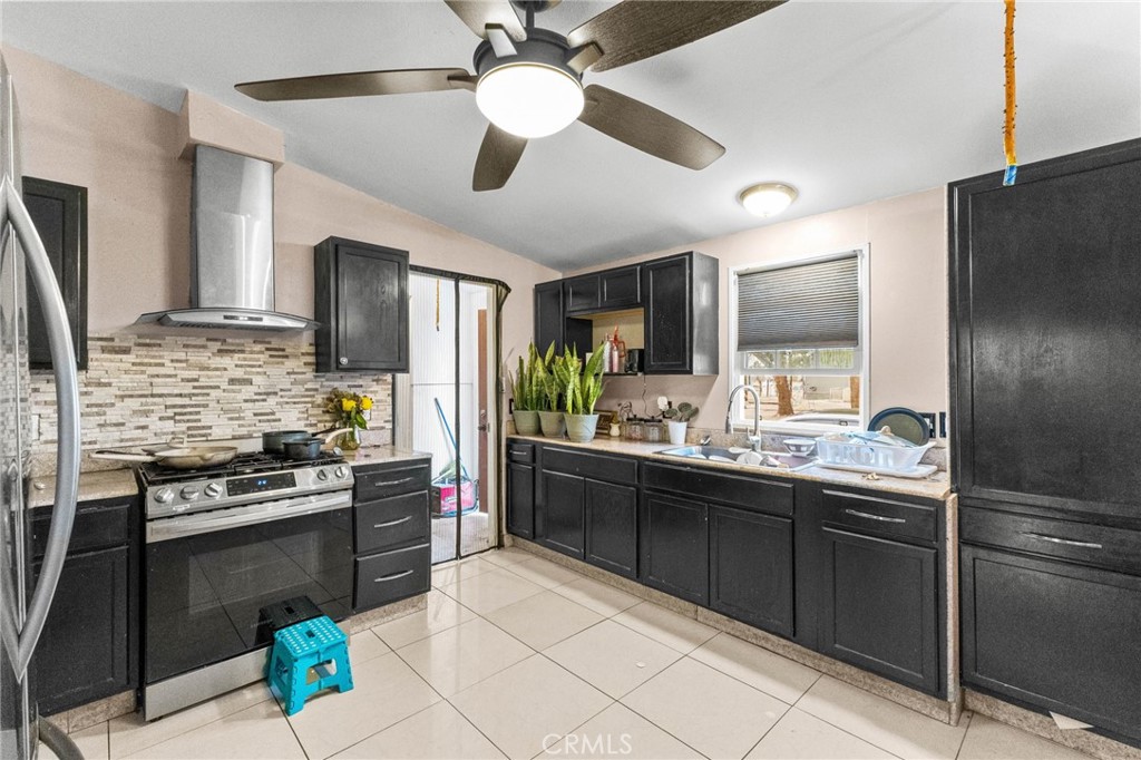 18967 Tawney Road, Unit A/B Adelanto, CA 92301 - Photo 11 of 28