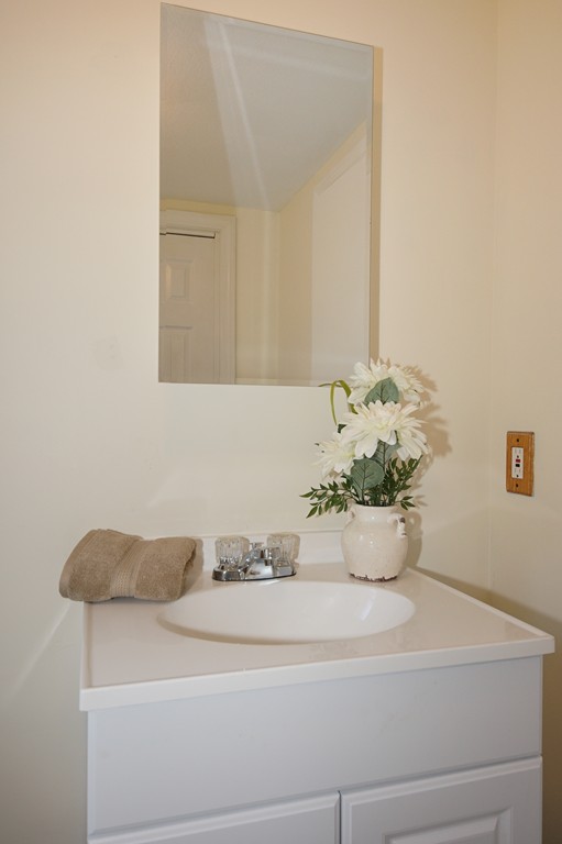 14 Harnden Road Billerica, MA 01821 - Photo 17 of 27 Gallery Image 17