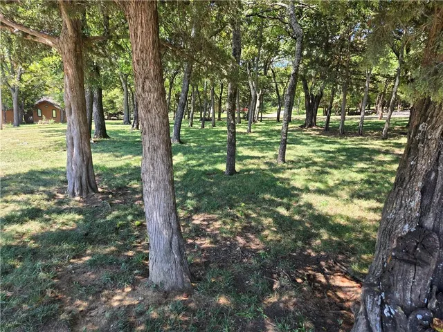 $128,000 | 69 East Sugar Lake Drive, Mound City, KS 66056