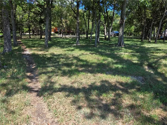 $128,000 | 69 East Sugar Lake Drive, Mound City, KS 66056