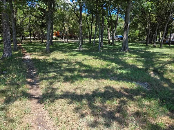 $125,000 | 69 East Sugar Lake Drive, Mound City, KS 66056