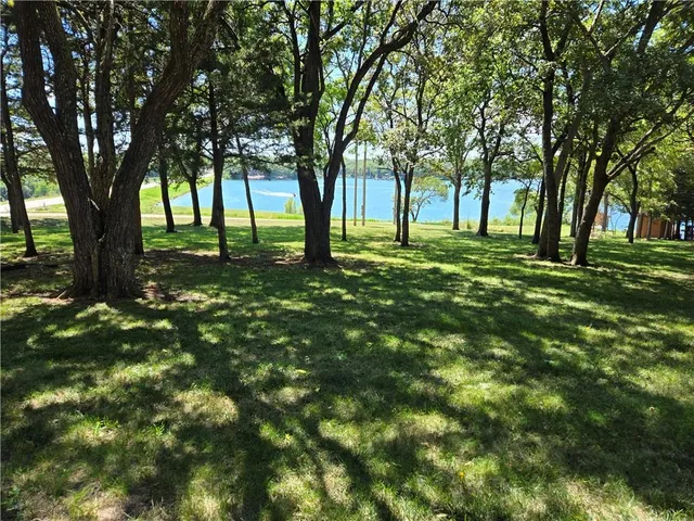 $128,000 | 69 East Sugar Lake Drive, Mound City, KS 66056