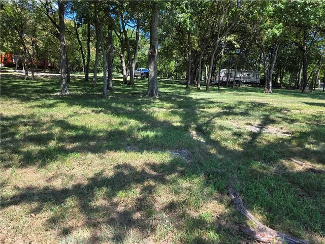 $128,000 | 69 East Sugar Lake Drive, Mound City, KS 66056