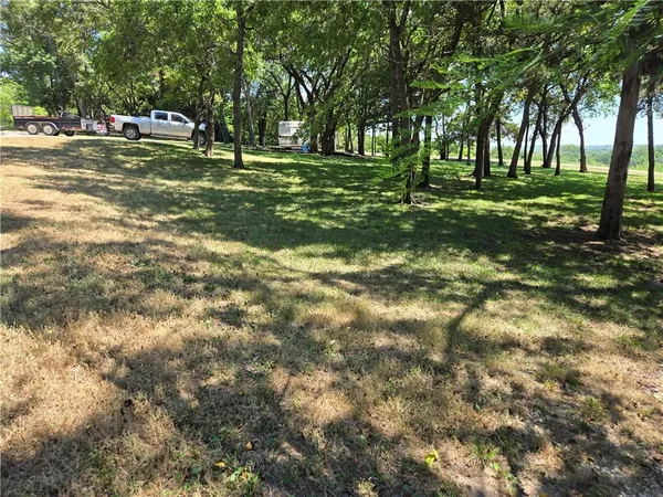 $125,000 | 69 East Sugar Lake Drive, Mound City, KS 66056