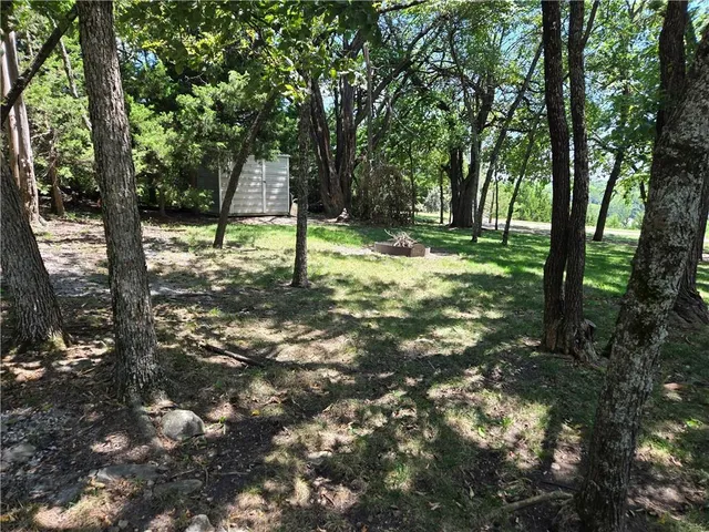$128,000 | 69 East Sugar Lake Drive, Mound City, KS 66056