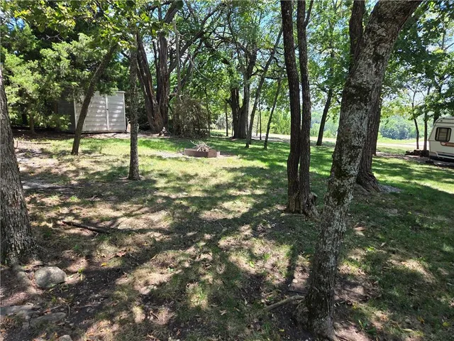 $128,000 | 69 East Sugar Lake Drive, Mound City, KS 66056